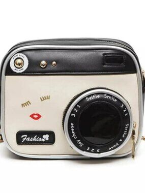 SMILE CAMERA HAND BAG WITH CHAIN STRAP PURSE NEW